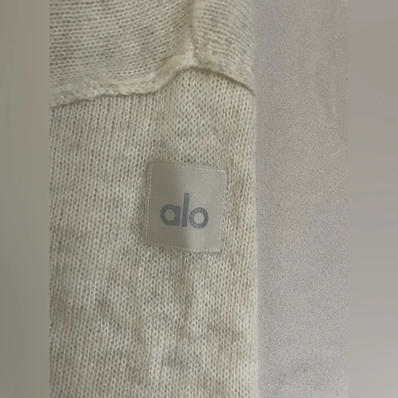 ALO Yoga NWT Unisex Wool Cashmere New Class Crewneck Sweater Bone Heather Size M - Picture 9 of 12